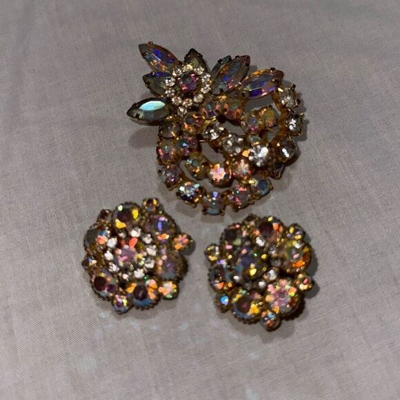 Vintage Estate Unsigned Brooch And Earrings Set Aurora Borealis And Rhinestones - Picture 3 of 13